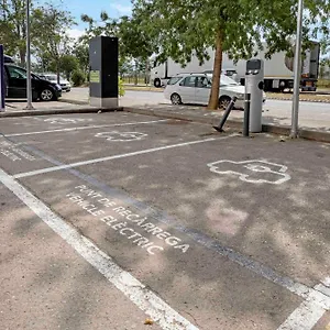 B&B Hotel Figueres Отель